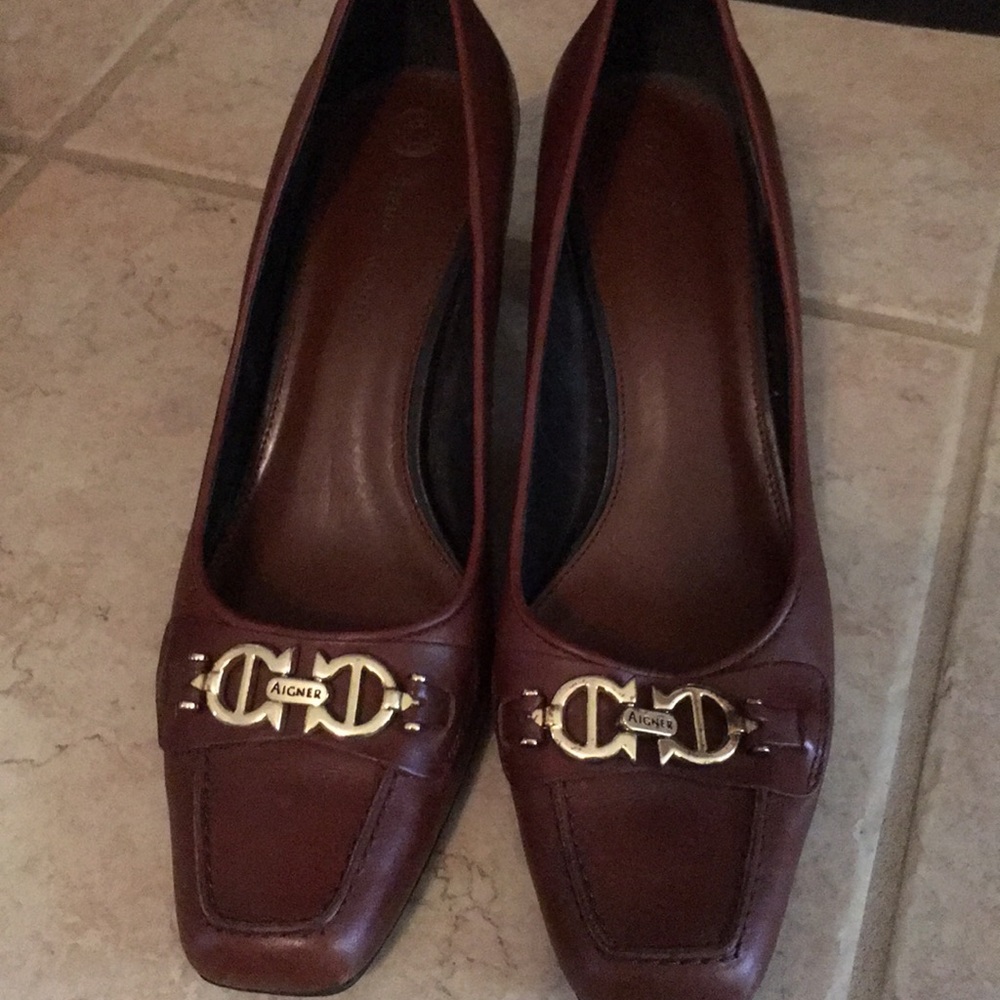 Etienne Aigner leather heels size 8.5M